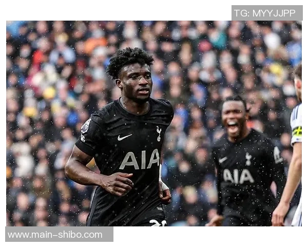 加纳主帅现场观战热刺却遭噩耗库杜斯19分钟伤退无缘非洲杯正赛 加纳主帅现场观战热刺却遭噩耗库杜斯19分钟伤退无缘非洲杯正赛